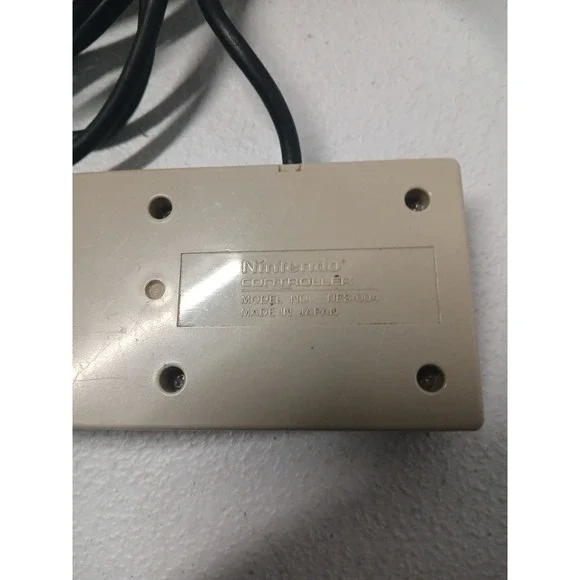 Nintendo NES Controller Original Authentic OEM NES-004 Tested Working - Picture 2 of 3